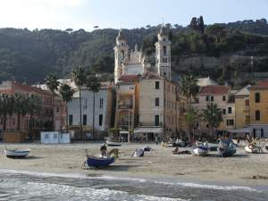 Xtrallusion photo gallery of Italy. Photos, pictures, images and photographs of the Italian Rivieras, the Italian Lakes, the Italian Alps, the Cinque Terre, the Amalfi coast and some of the most beautiful corners of Italy. Plus photos of Italian cities such as Pisa, Milan, Genoa and Rome.